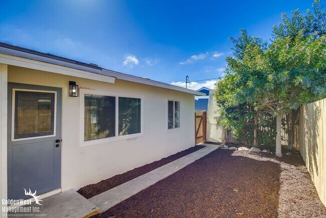 Building Photo - Fully Remodeled 3Bdm 2Ba Home in the Heart...