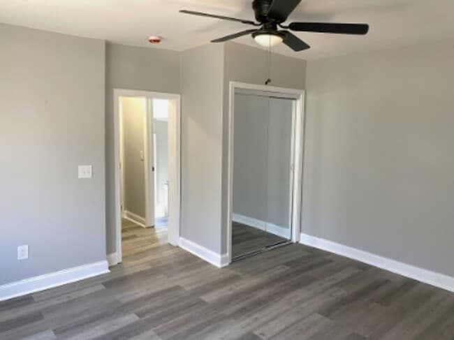 Building Photo - 4310 Ridgewood Ave