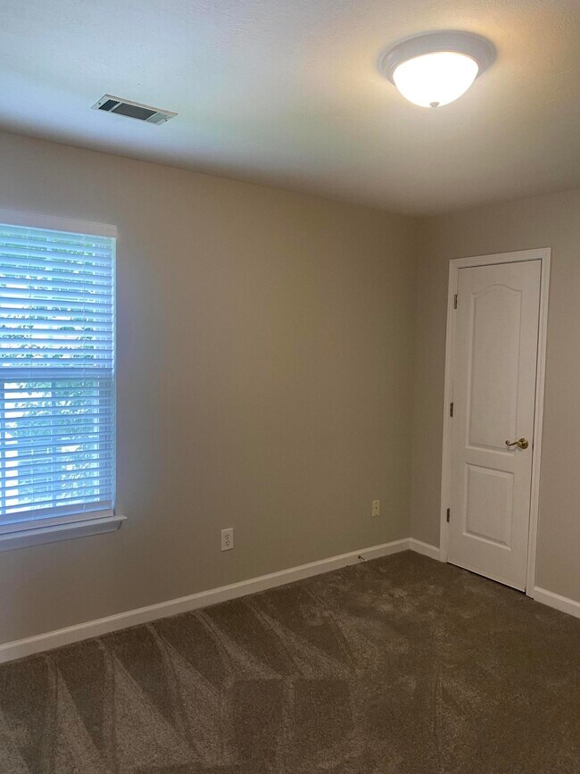 Building Photo - 2039 Glennfield Ln