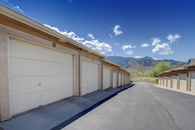 Building Photo - Upper-Level Condo with Mountain Views in Villas at Bear Creek!