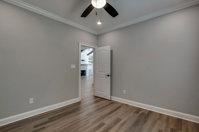 Building Photo - 310 Dudala Way