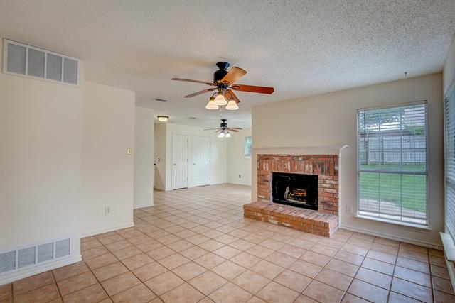 Building Photo - 230 Brittany Dr