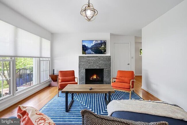 Building Photo - 9724 Admiralty Dr
