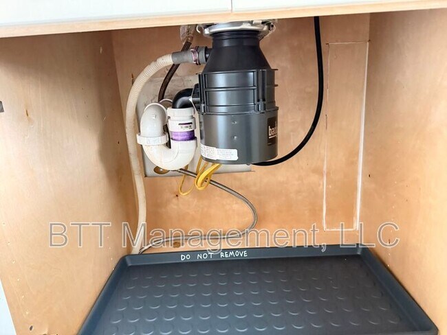 Building Photo - 8401 Greenwood Ave