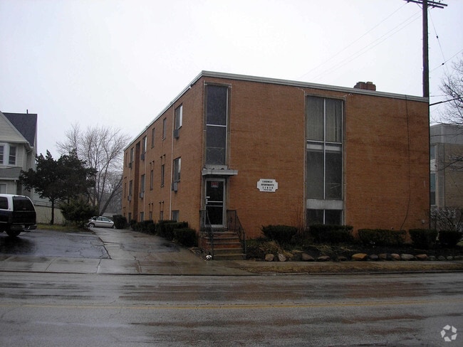 Primary Photo - Lakewest Apartments