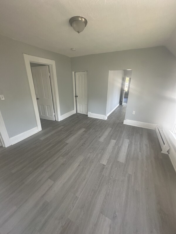 Building Photo - 2056 W 95th St