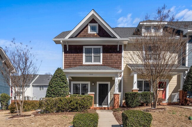 Building Photo - ADORABLE AND COZY-Come see this townhome i...