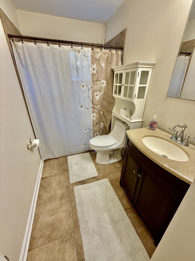 Building Photo - 1700 Lucina Cove