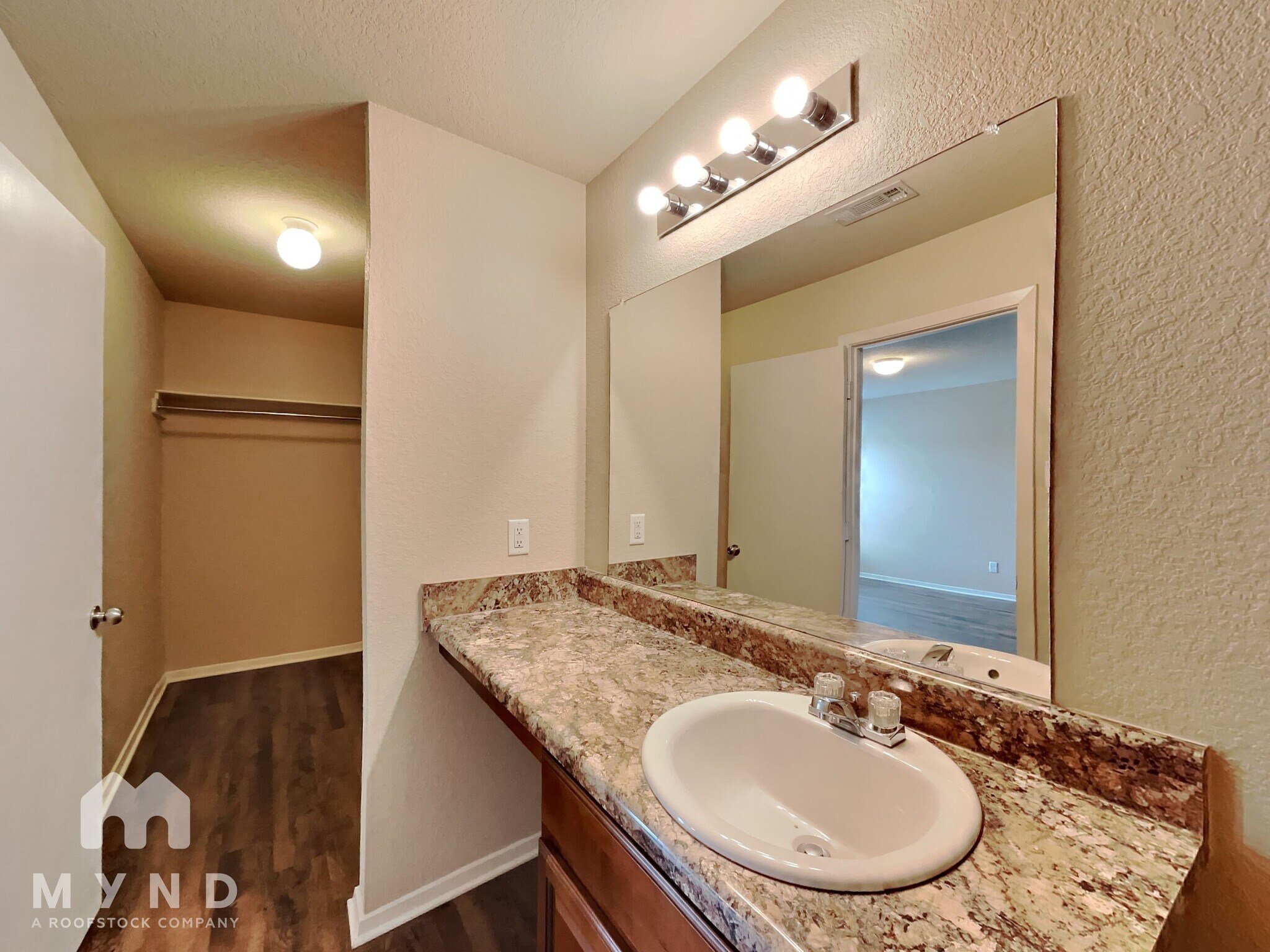 Building Photo - 7017 Pearl Vly Cv