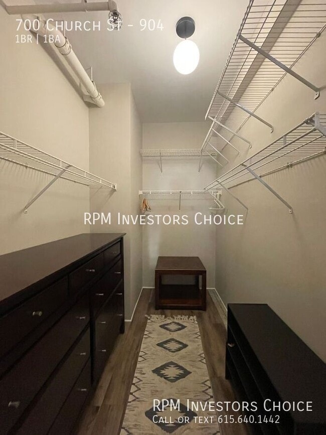 Building Photo - 700 Church St