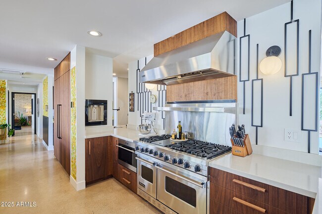 Building Photo - 4016 E Flynn Ln