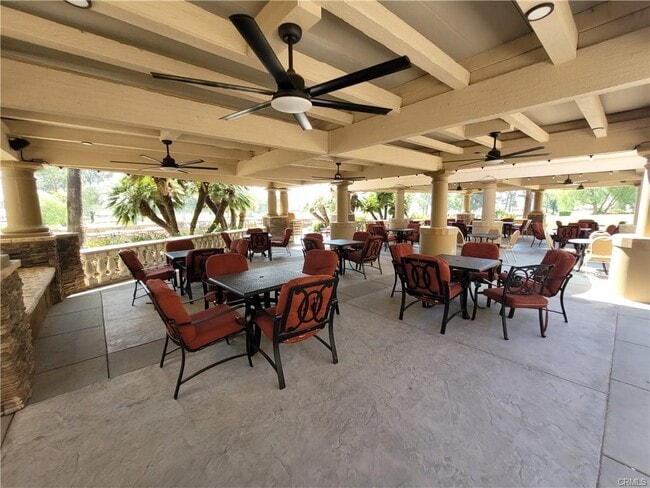 Building Photo - 594 La Costa Dr