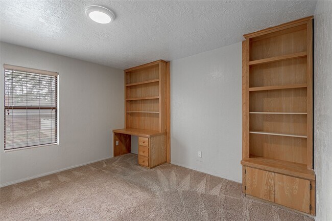 Building Photo - 2521 Crosstimbers Dr