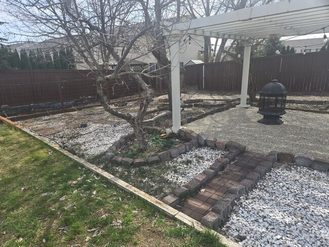 Building Photo - Spacious 3-Bedroom Home with Large Lot, Greenhouse & Bonus Room – The Landings