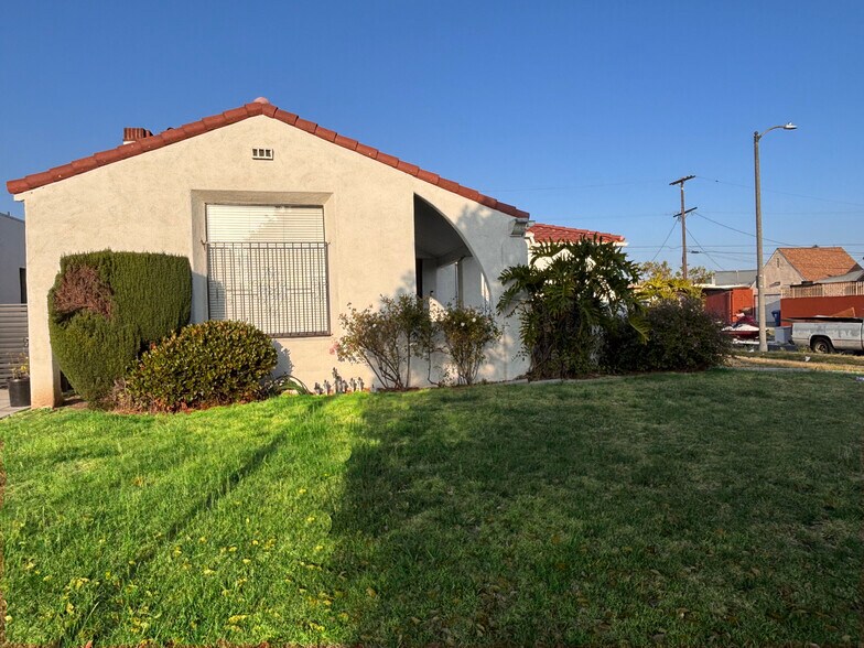 Building Photo - 7530 S Hobart Blvd