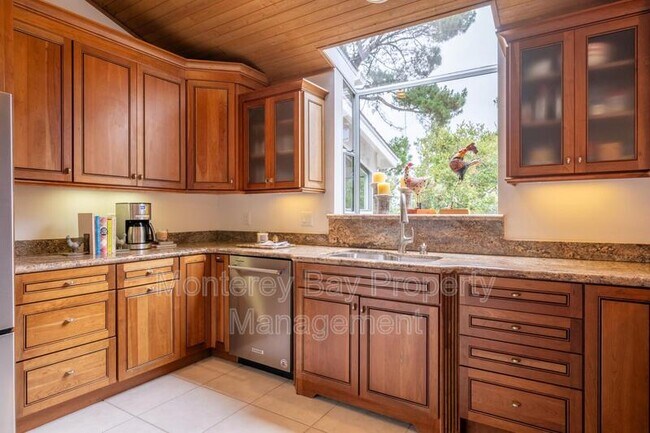 Building Photo - 18 Deer Stalker Path