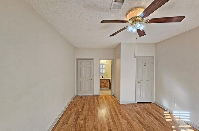 Building Photo - 940 Bridgegate Dr NE