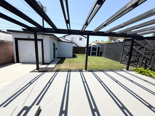 Building Photo - 5835 5th Ave