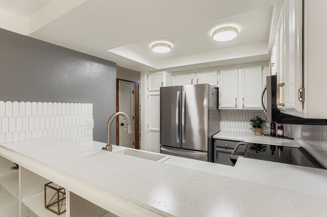 Building Photo - 77 Galen St