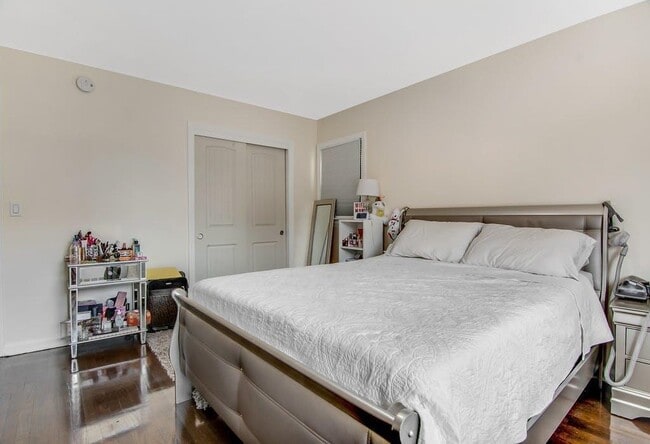 Building Photo - 7 Burdette Pl