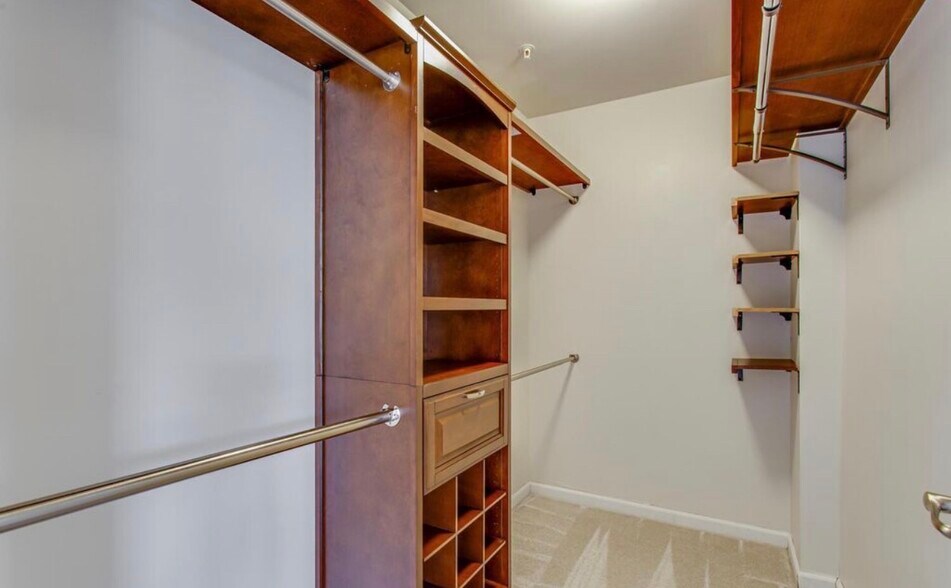 Building Photo - 3223 Careysbrook Ct