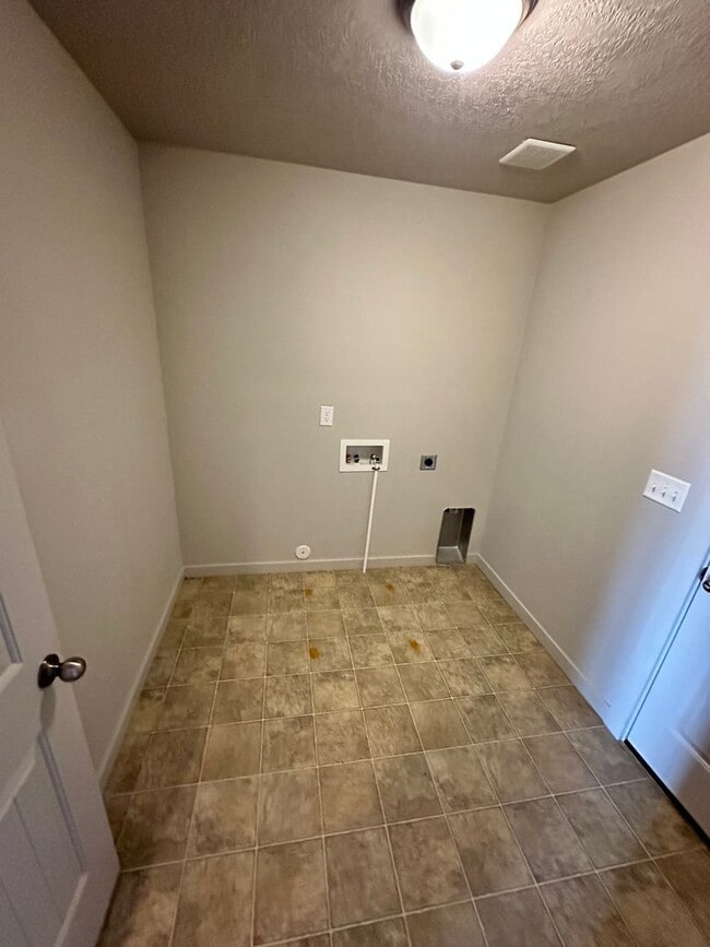 Building Photo - 3 Bedrooms, 2 bathrooms, 2 car garage with Fenced in Backyard built in 2018