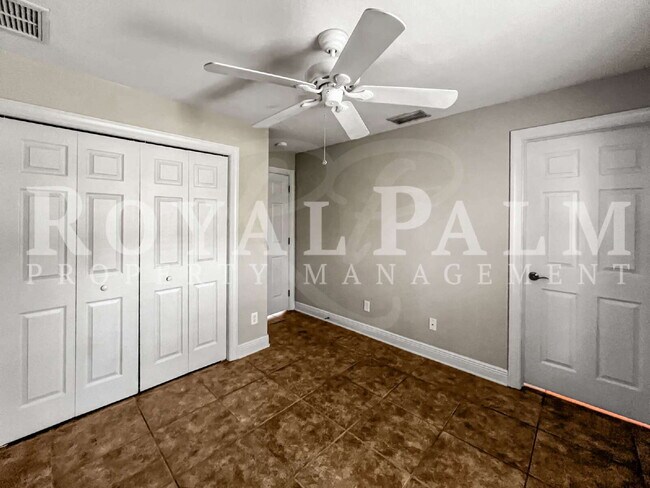 Building Photo - 2 Bed, 2 Bath Duplex on First Street – Washer & Dryer Included, Pet-Friendly, Minutes from Downto...