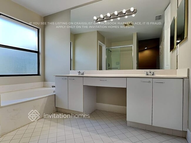 Building Photo - 1240 NW 105th Ave