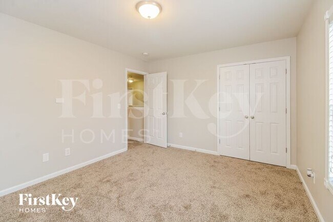 Building Photo - 4609 Meadowside Terrace