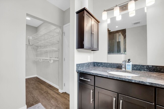 Building Photo - Beautiful Furnished 1 bedroom unit in Fair...
