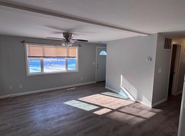 Building Photo - 66 Douglas Dr