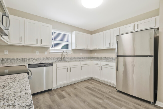 Building Photo - 78125 Saddle Rock Rd