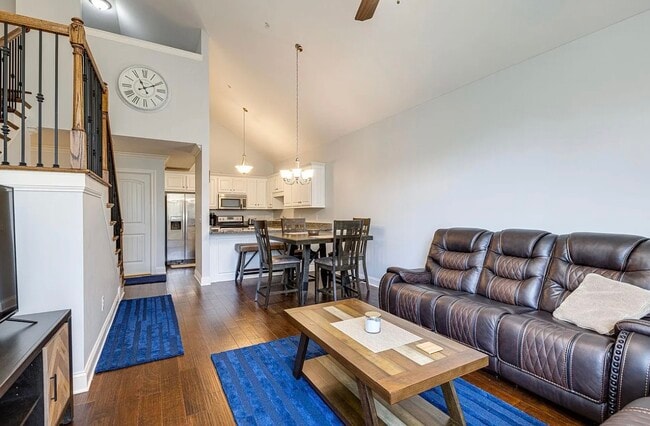 Building Photo - 1003 Irish Way