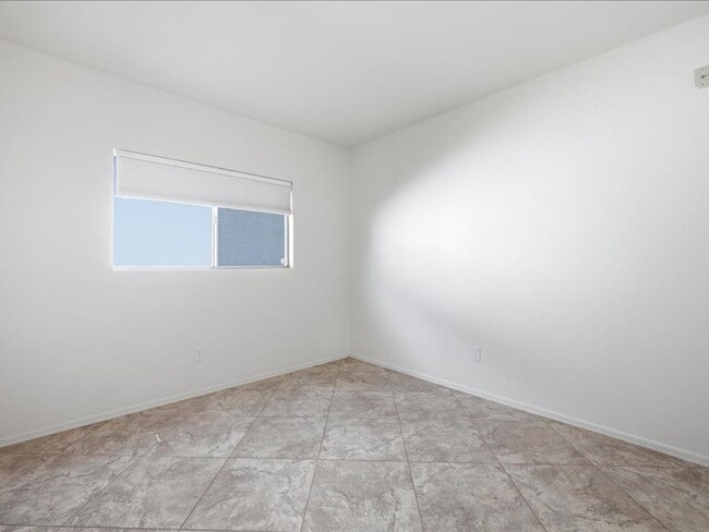 Building Photo - 9909 E Rocky Wash Dr