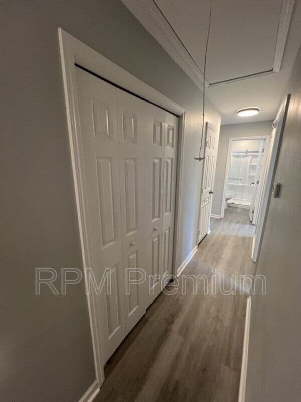 Building Photo - 8803 Orleans Dr