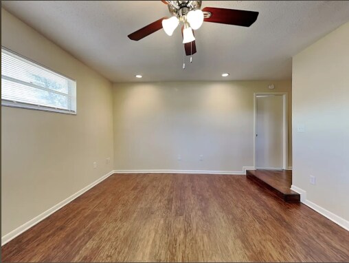 Building Photo - 609 Lakespur Ln