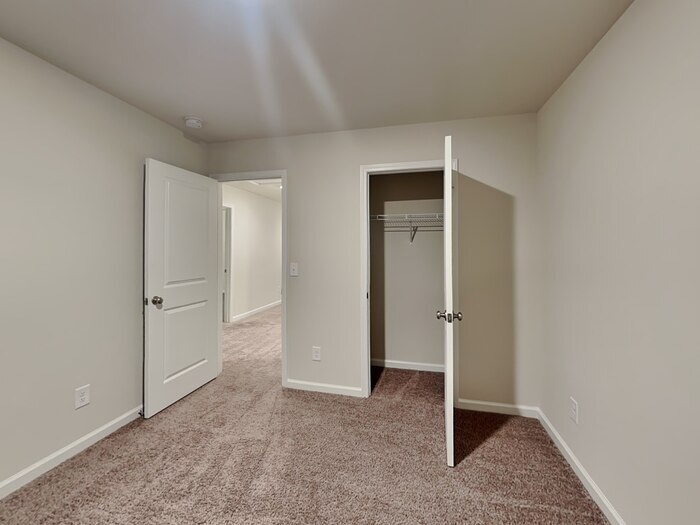 Building Photo - 96 Salers Ln