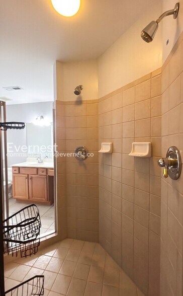 Building Photo - 13901 Riverdowns N Ct