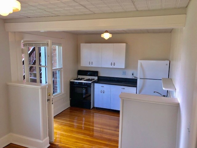 kitchen - 69 Prospect St