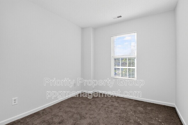 Building Photo - 3204 Barons Court Rd
