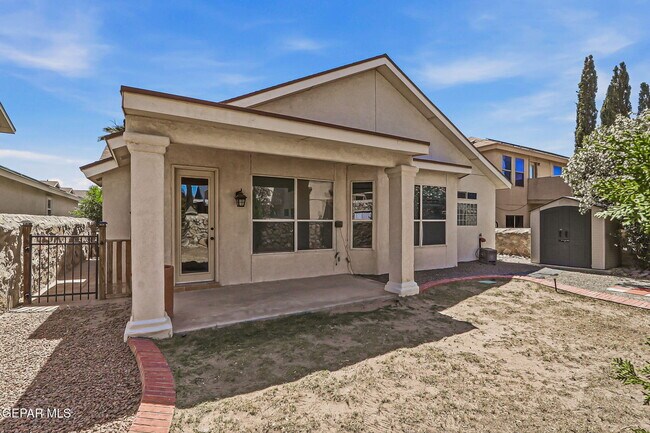 Building Photo - 1445 Paseo De Flor St