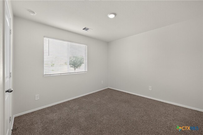 Building Photo - 326 N Richland Dr