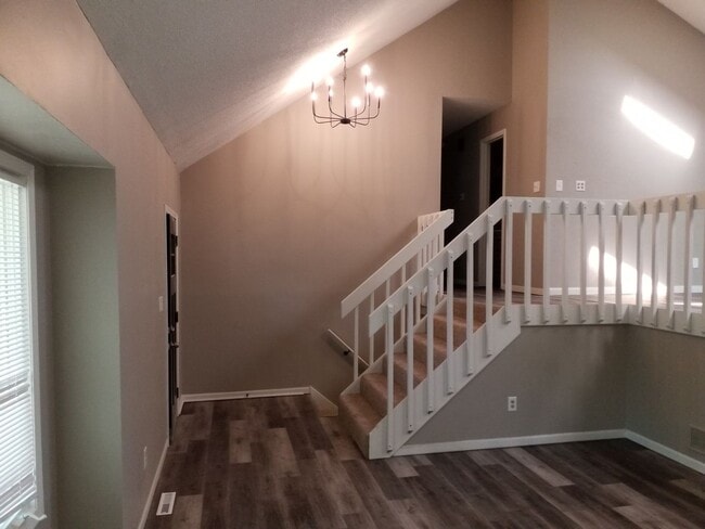 Building Photo - Coming Soon – Beautifully Renovated 4-Bedroom Home in Blue Springs!