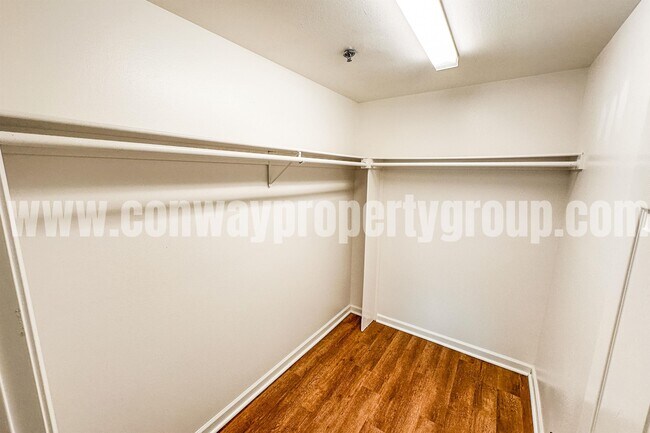 Building Photo - 2515 Martin St