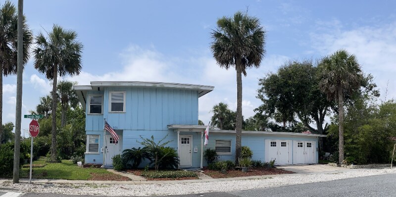 Primary Photo - 301 Oleander St
