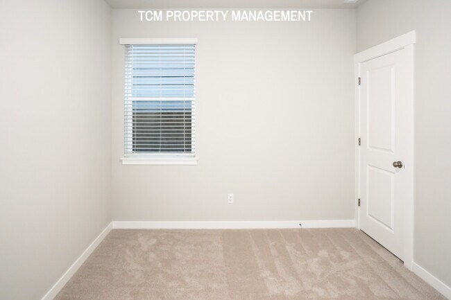 Building Photo - 18818-18813 13th Ave W