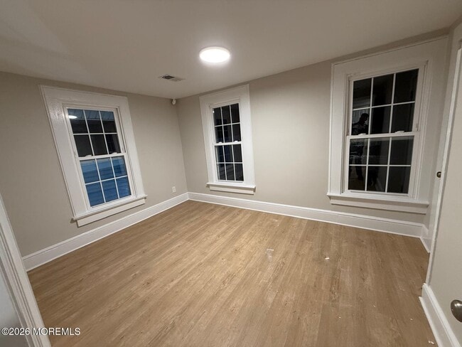 Building Photo - 148 Main St