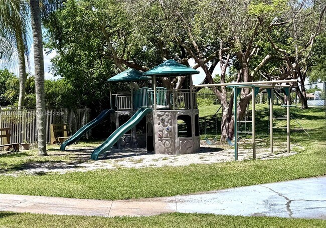 Building Photo - 10521 SW 158th Ct