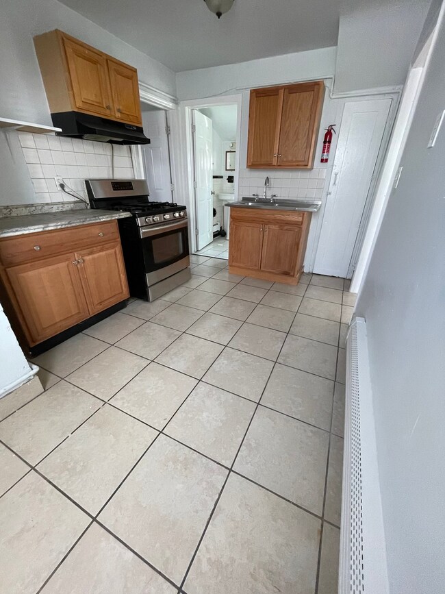 Building Photo - 4057 Gleane St