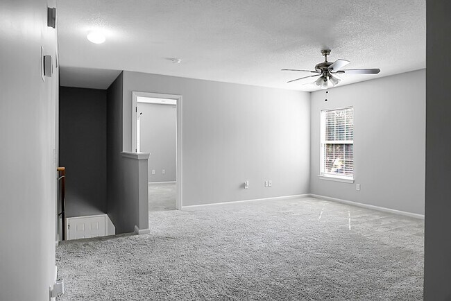 Building Photo - MOVE IN SPECIAL - 50% off First Month's Re...
